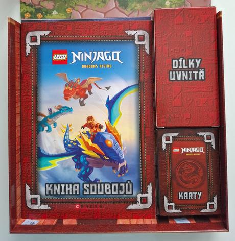 Kniha + príslušenstvo lego ninjago "bitevní box",