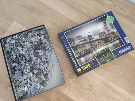 Puzzle 1000 svietiace, 