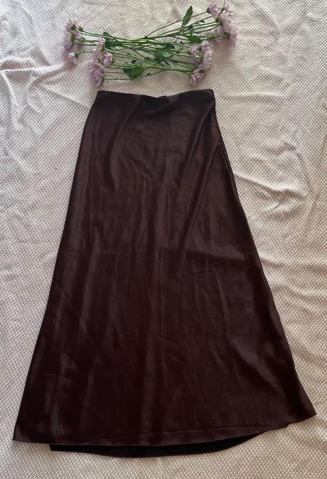 Čokoládovohnedá saténová midi sukňa, amisu, xs/34, amisu,xs