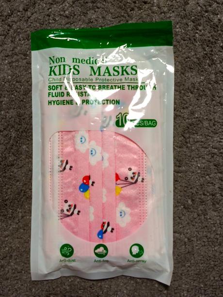 Jednorazové rúška nerozbalené, 