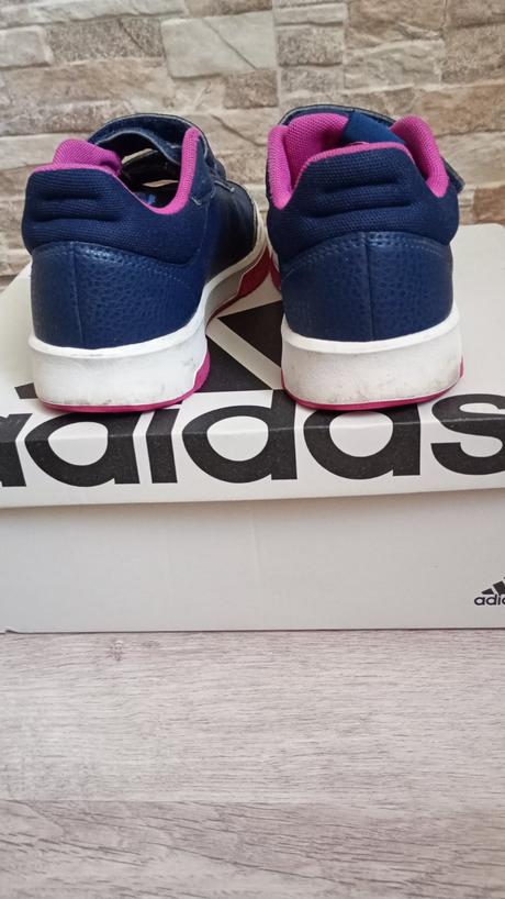 Málo nosené, adidas,32