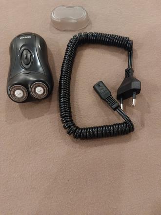 Pánsky elektrický holiaci strojček,