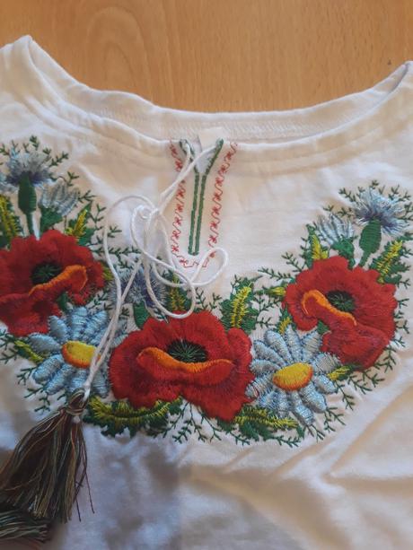 Tricko s vysivkou, 98