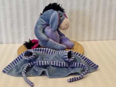 Zberateľský plyšový somárik íha župan disney 26 cm,