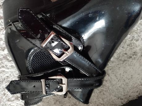 Lakované poltopanky, 38