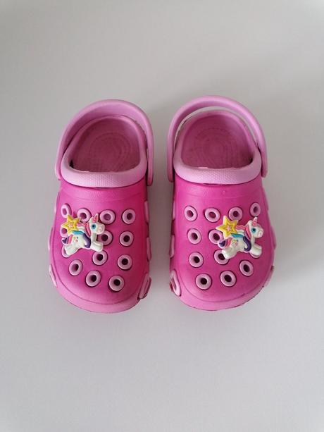 Crocsy "jednorožec", 27