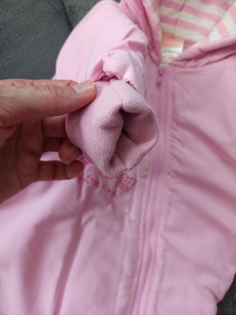 Kombinéza s doplnkami, 68