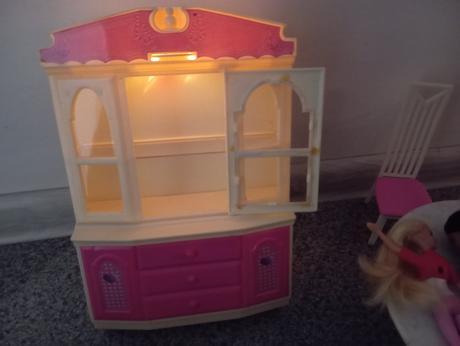 Barbie kuchynka stôl, stoličky, riadiky, 