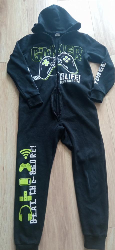 Teplákovy overal, 128