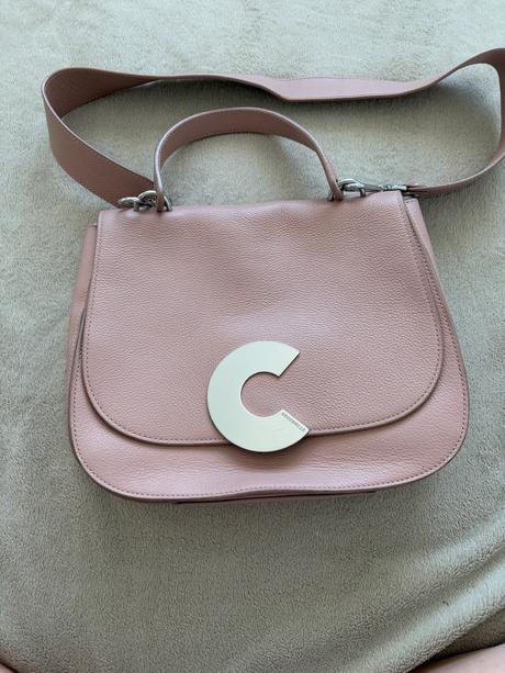 Pudrova kabelka coccinelle, coccinelle