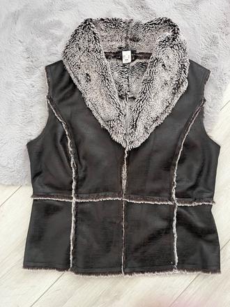 Krásna kozusinova vestaˇ, m