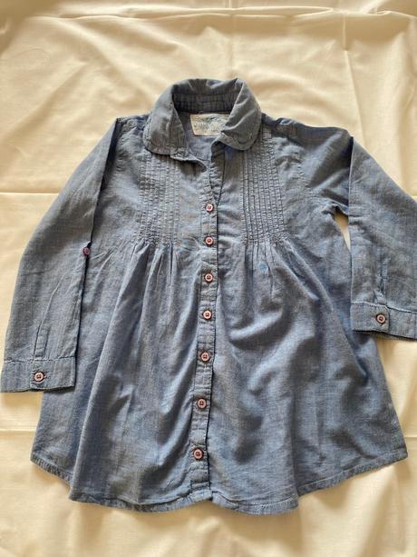 Bledomodrá košeľa, 116