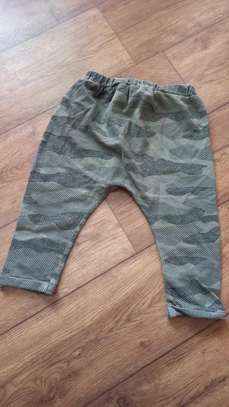 Tenké maskáčove tepláčiky 86/92 top stav, 92