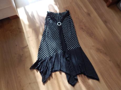 Zaujímavá suknička, s