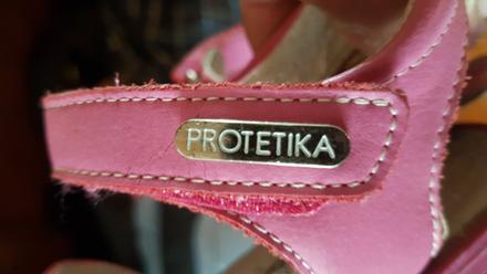 Predám dievčenské kožené sandále zn. protetika, protetika,31