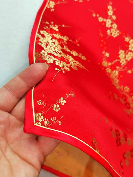 Vintage šaty z pravého čínskeho hodvábu, 36