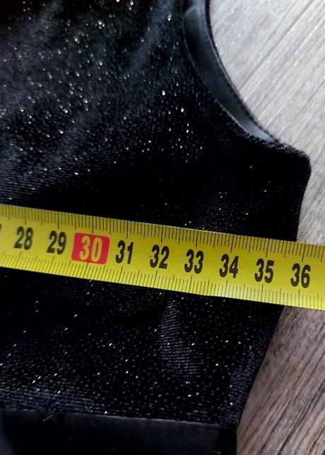 Čierne zamatové trblietavé šaty, 38
