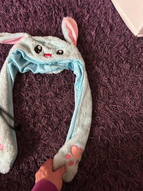 Čiapka s pohyblivými uškami,