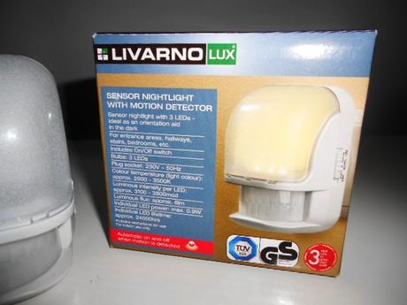 Senzorové nočné svetlo s hlásičom pohybu  a iné, 