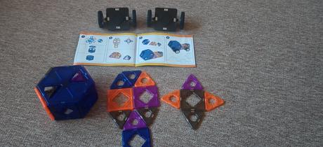 Stavebnica magnetická,