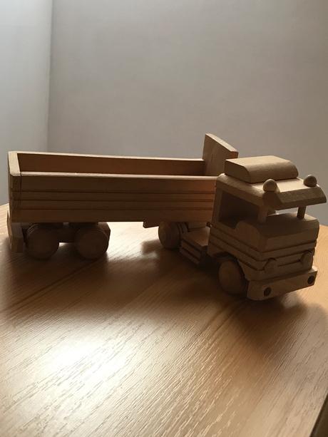 Drevenný nákladiak, 