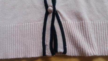 Pudrovo-ruzovy svetrik amisu s maslickami, amisu,s