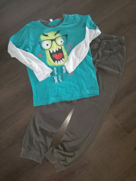 Pyzamo, reserved,146