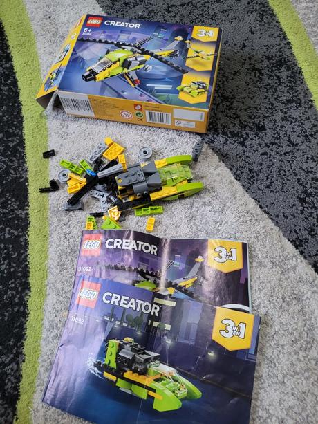 Lego creator 31092,