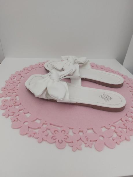 Dievčenské šľapky, 35