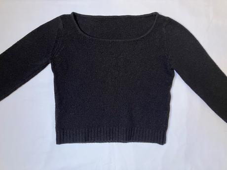 Dámsky čierny svetrík, s