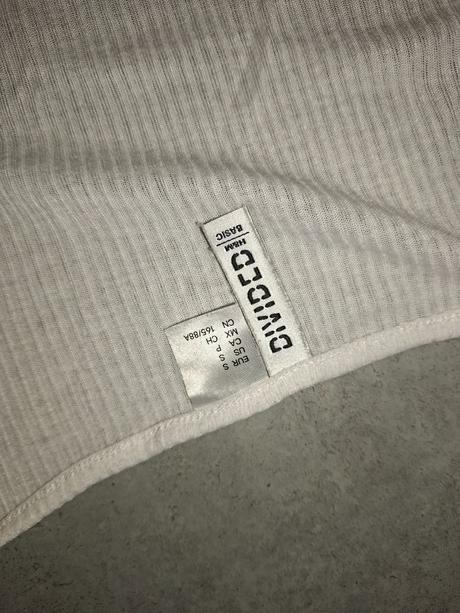 Balík oblečenia s, s