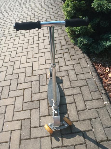 Kolobezka trojkolesova, 