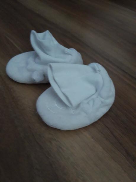 Capacky zamatove, <17