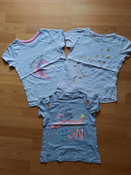 Balík dievčenských tričiek, 122–134