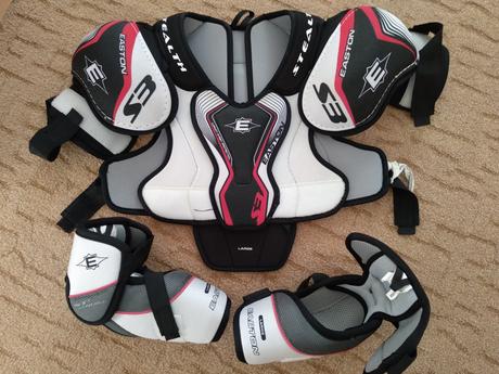 Hokejová vesta+ lakťovky jr. l, l