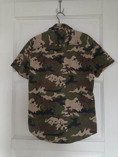 Maskačová košeľa, chapter young,m