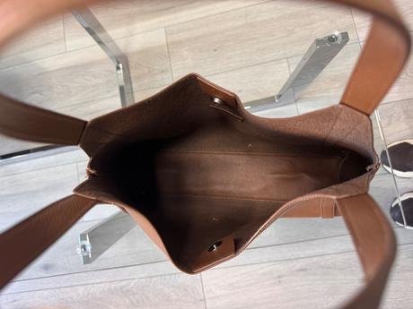 Reserved kabelka, reserved