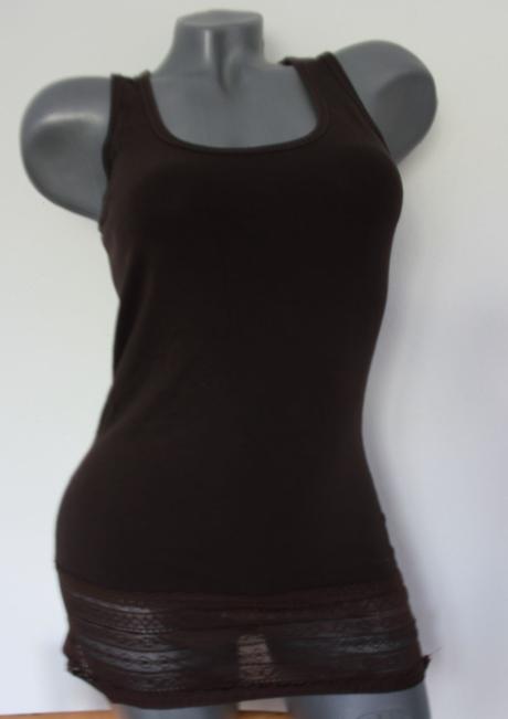 Predlzene tricko s cipkou, s