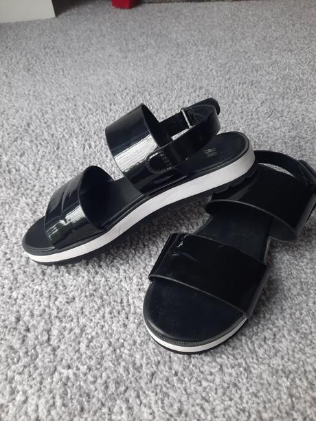 Sangálky čierne, h&m,36