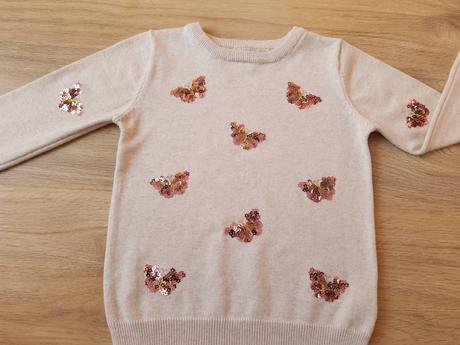 Svetrík s flitrovanými motýlikmi, primark,110