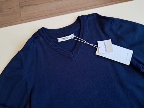 Sveter v v.140 reserved, reserved,140