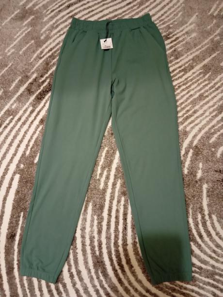 Dámske tepláky 38, 38