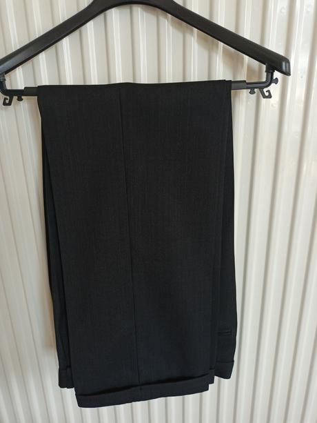 Nohavice s vestou, 158