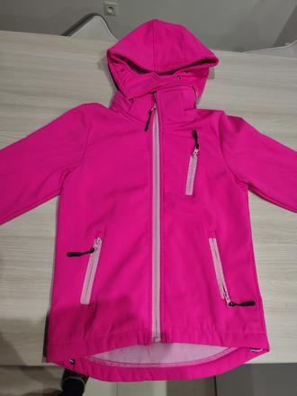 Predám dievčenskú softshellovú bundu, 110