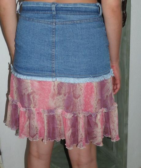 Rifľová sukňa s volánmi, s