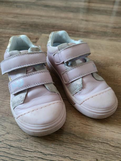 Dievčenské topánky, 28