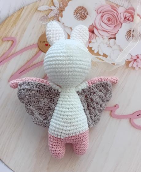 Háčkovaný netopierik,