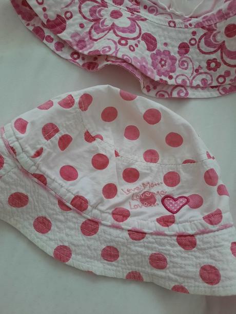 Klobučiky na leto, velkost 52 a 54, 52