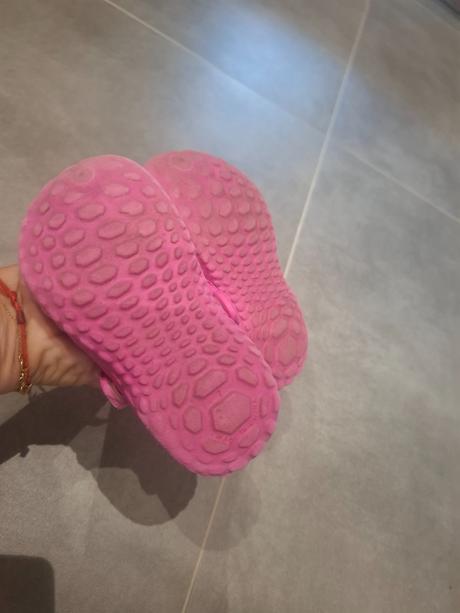 Crocsy - šľapky s postavičkani, 23