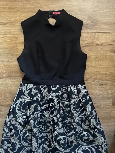 Kokteilové saty zn. chi chi london, 40